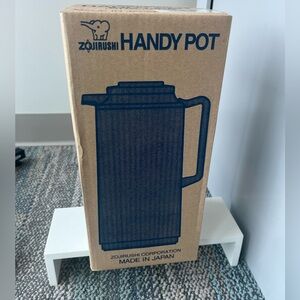 Handy Pot  Zojirushi  BHS 1.85 L. Brushed Stainless Steel. Hot or Cold Beverages
